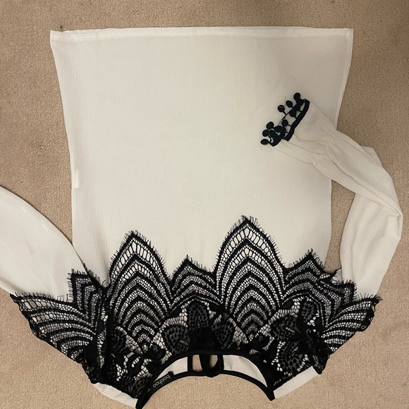 4 Medium size Spring tops - Picture 1 of 10